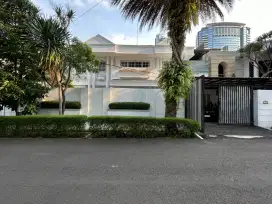 Dijual rumah mewah dalam komplek lokasi mega kuningan