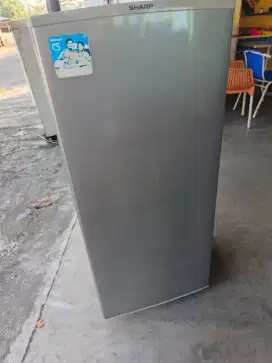 FREEZER SHARP 6 RAK