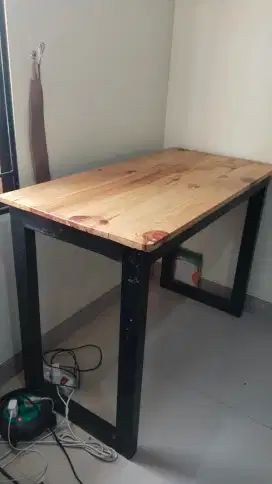 Meja Kantor untuk WFH atau belajar (besar)
