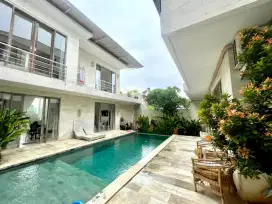 VILLA MEGAH DEKAT SEMINYAK MODERN MINIMALIS