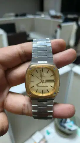 Jam Mido Commander Bantal