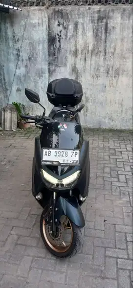 Jual motor Yamaha NMAX 155 2023 ABS dengan Box ori yamaha