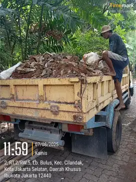 Jasa pembersihan puing proyek