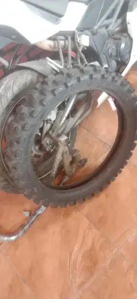 Ban trail dunlop ring 19 blm dipakai mantap jos