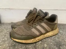Sepatu adidas neighborhood sz 42 2/3