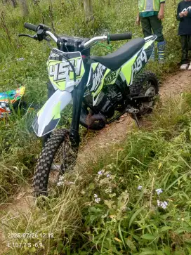 Di jual motor mini gas gas 50cc metik