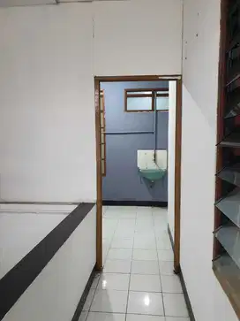 Disewa Ruko Strategis Ramai di Taman kopo Indah TKI 2