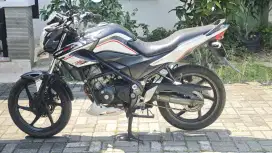 Honda CB150R 2015