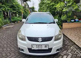 SUZUKI X-OVER 1.5 SX4 MANUAL THUN 2013 PUTIH SURABAYA