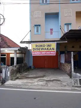 Di sewakan ruko 3 lantai di palembang jln sultan syahir