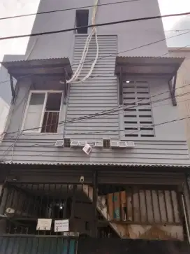 Kost dekat PI dan GI