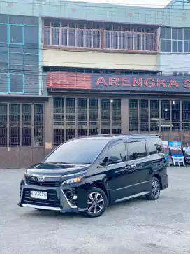 Toyota voxy 2.0 matic 2018