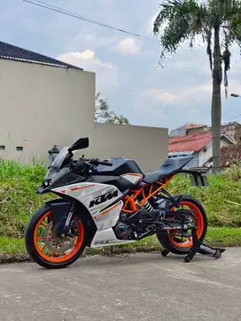 KTM RC 250 ABS PUTIH 2017 KM 19K PAJAK PANJANG UNIT GACOR!