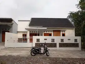 RUMAH BARU SIAP HUNI DI JL KEBON AGUNG SEYEGAN