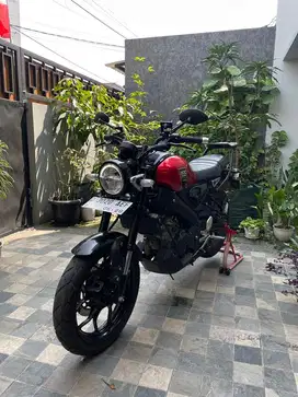 Dijual yamaha xsr 2023 merah