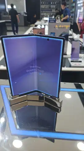 SAMSUNG Z FOLD 7 12/256 GARANSI RESMI NASIONAL 1 TAHUN + Buds 3 pro