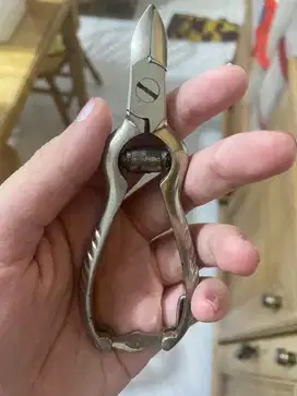 Gunting Kuku Tang