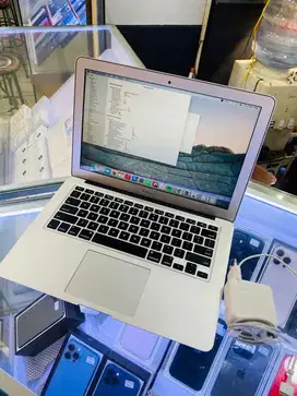 Macbook Air 2017 (13-inch) 8/128GB unit Charger