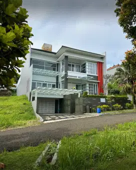 Rumah Bagus siap huni murah di Dago resort Bandung