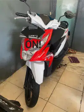 Beat Ecco 2019 putih merah