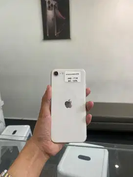 iphone SE GEN 3 64gb fullset terima tuker tambah/kredit