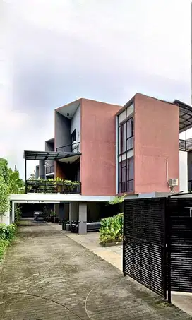 DD298 Rumah Mewah 3 Lantai 275 m2 Lebak Bulus Jakarta Selatan