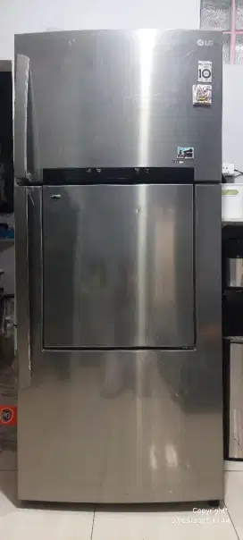 Lemari Es LG Door in Door (GN-D702HLAL)