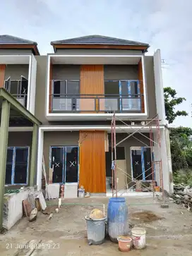 Cluster 2 Lantai ada tanah besar Lokasi strategis