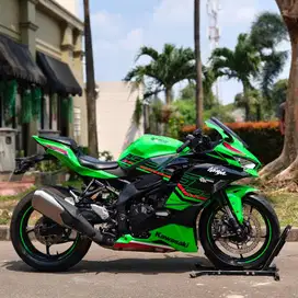 KAWASAKI ZX25RR ABS HIJAU 2023 KM 10K PAJAK PANJANG MULUS PARAH!
