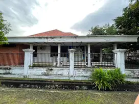 DIJUAL Rumah Luas Strategis di Ketintang Tengah Surabaya