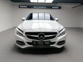 2014 MercedesBenz C200 Avantgarde W205