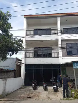 Ruko Mainroad Ciwaruga Cocok untuk Usaha Ada 3 Lantai