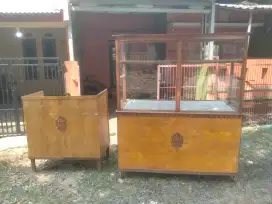 ETALASE DAN MEJA RAK SIAP UNTUK JUALAN