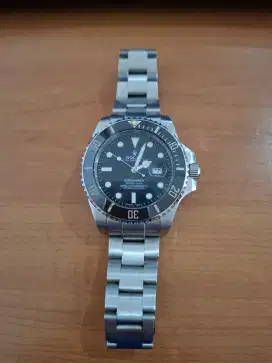 Jam tangan Rolex Submariner