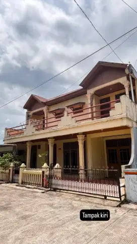 Di Jual Rumah 2 Lantai Bonus Perabotan