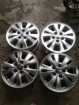 Velg OEM INNOVA R15 5×114 velg ajah