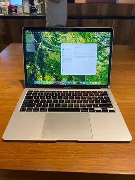 Macbook air m1 8/256 silver
