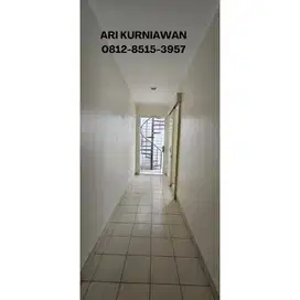 Pelican Gading Serpong Spring Rumah Berkelas Harga 5.5 Nego Luas 200m