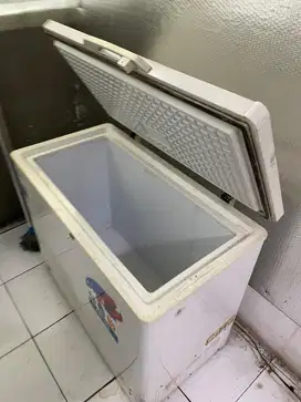 Chest freezer kulkas bekas