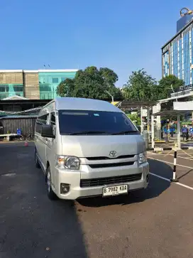 Sewa Mobil Hiace