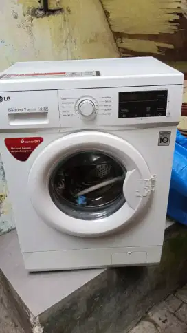 Mesin cuci merek LG