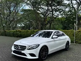 (Like New) Mercedes Benz C200 2019 EQ Boost W205 Avantgarde / C 200