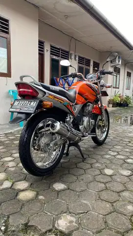 Yamaha scorpio 2005
