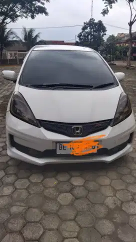 Honda jazz tahun 2011 metic