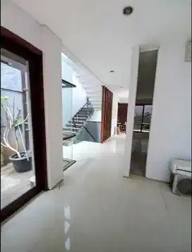 Rumah Radio Dalam Ini Bikin Kamu Jadi Sultan Jaksel!