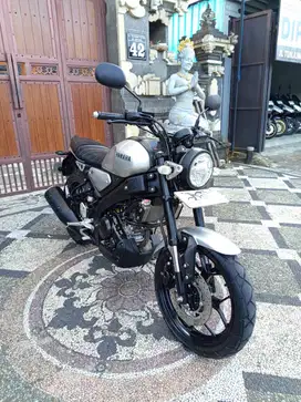Yamaha Xsr perak 2023