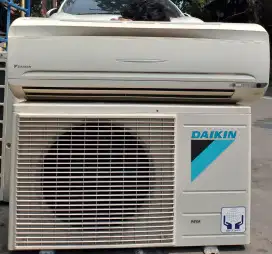 AC Daikin Thailand 1/2 PK R 32 2nd + pasang Sejabotabek