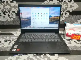 Laptop Lenovo V14-ADA