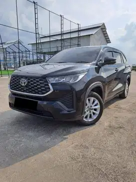 Toyota Innova Zenix V Bensin Hitam Th 2023