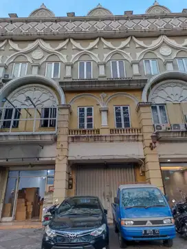 Disewakan Ruko Mendrisio 3 Lantai